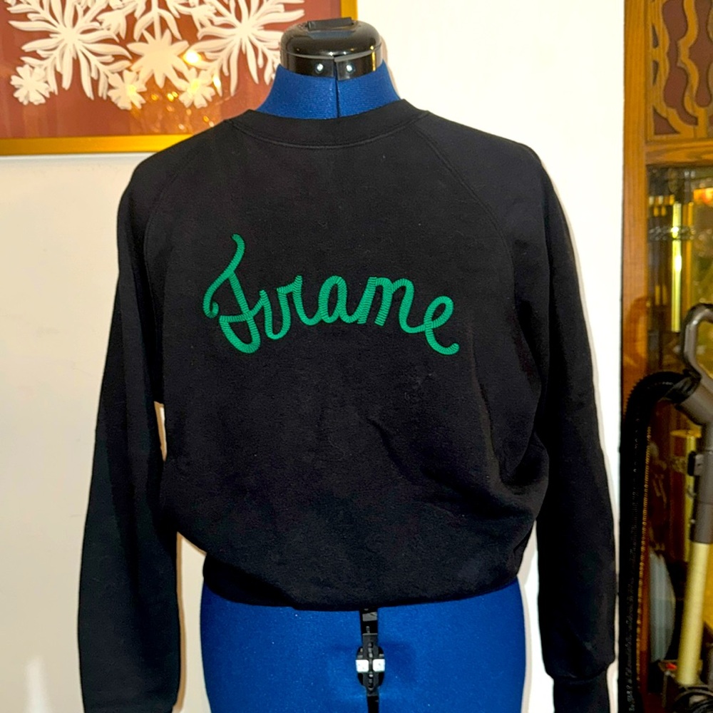 “FRAME”. Black sweatshirt 💯 % cotton size XS